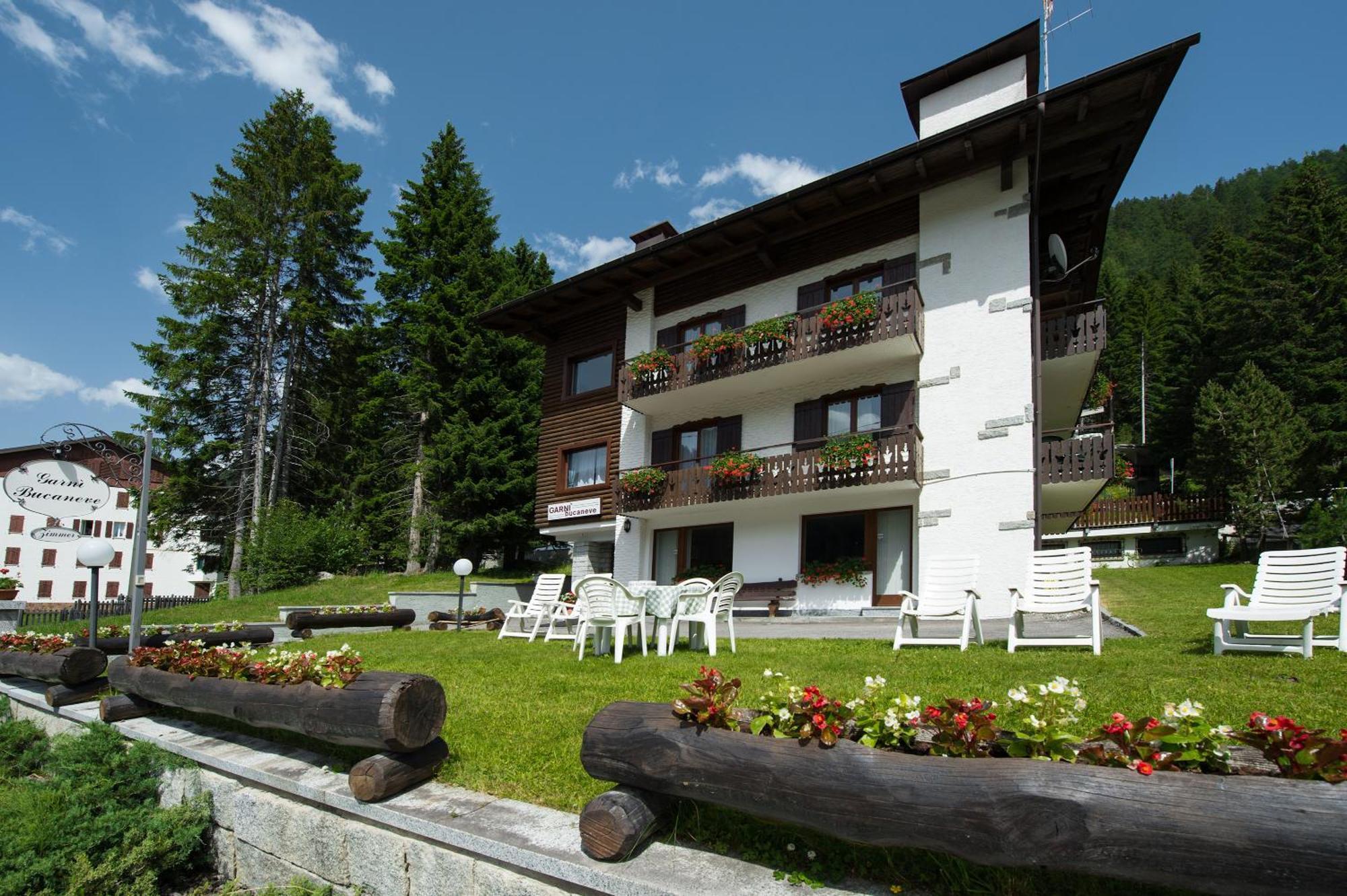 Garni Bucaneve Madonna di Campiglio Bagian luar foto