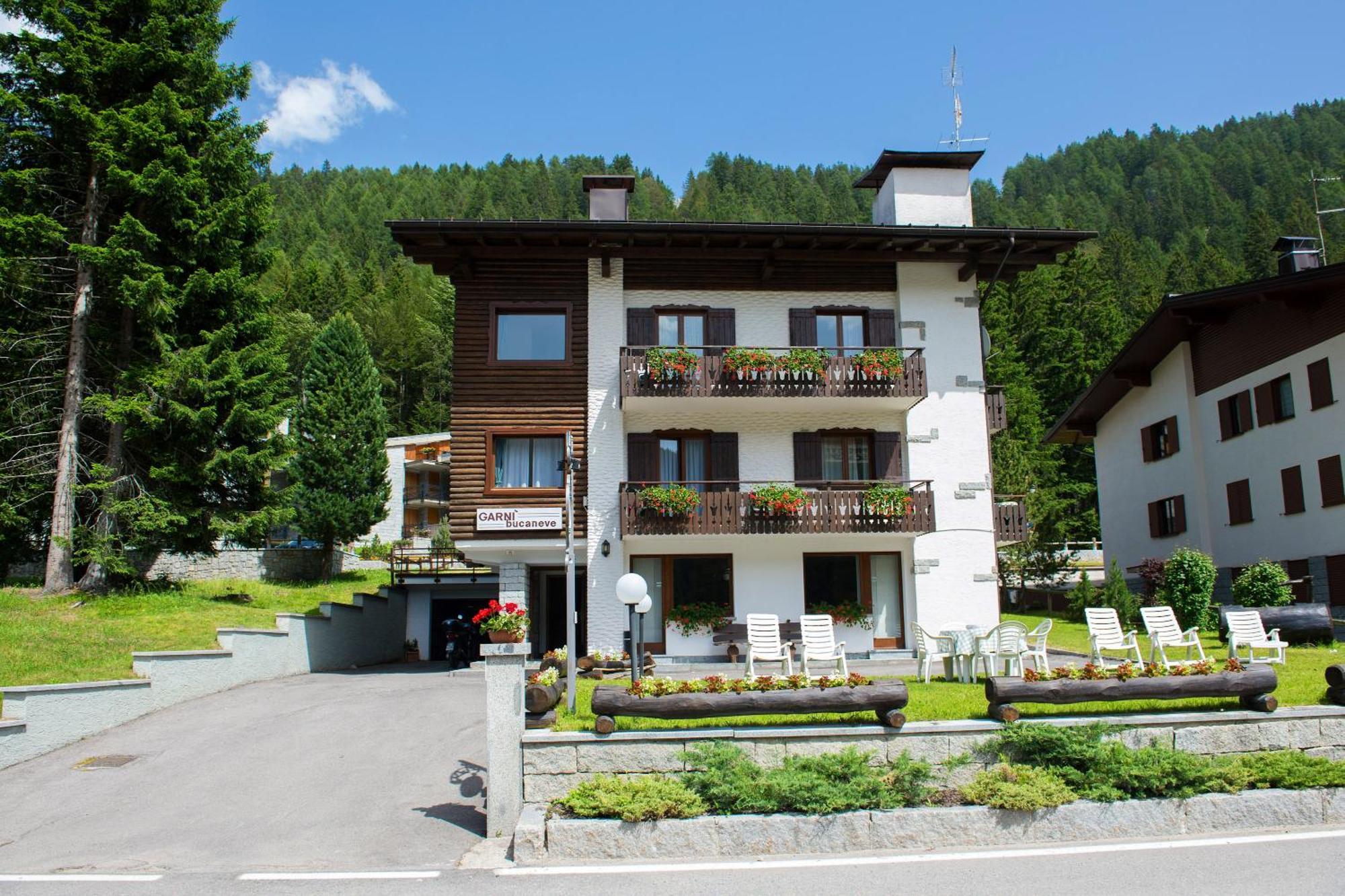 Garni Bucaneve Madonna di Campiglio Bagian luar foto