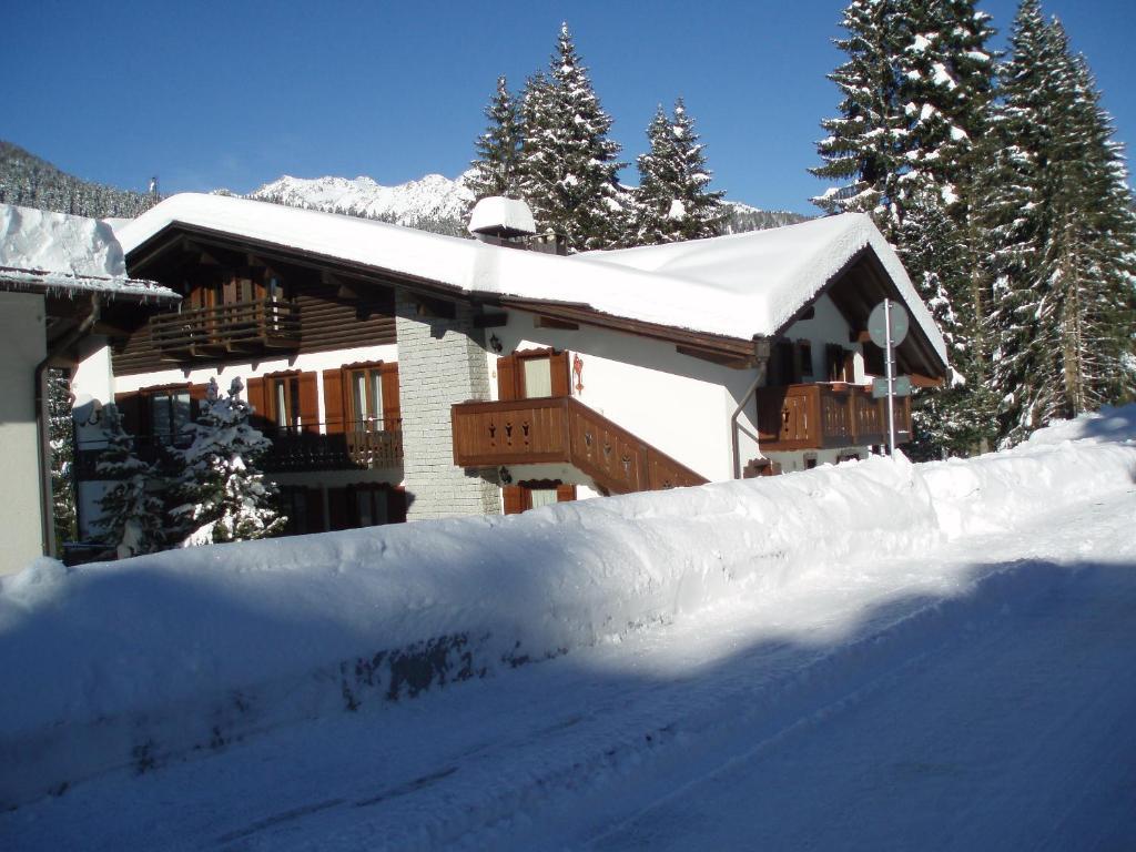 Garni Bucaneve Madonna di Campiglio Bagian luar foto